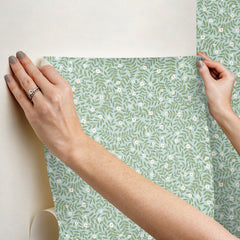 PSW1672RL-peel-and-stick-wallpaper-stick-application-step