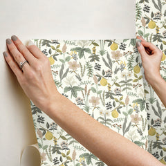 PSW1678RL-peel-and-stick-wallpaper-stick-application-step