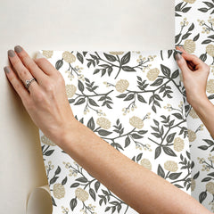 PSW1686RL-peel-and-stick-wallpaper-stick-application-step