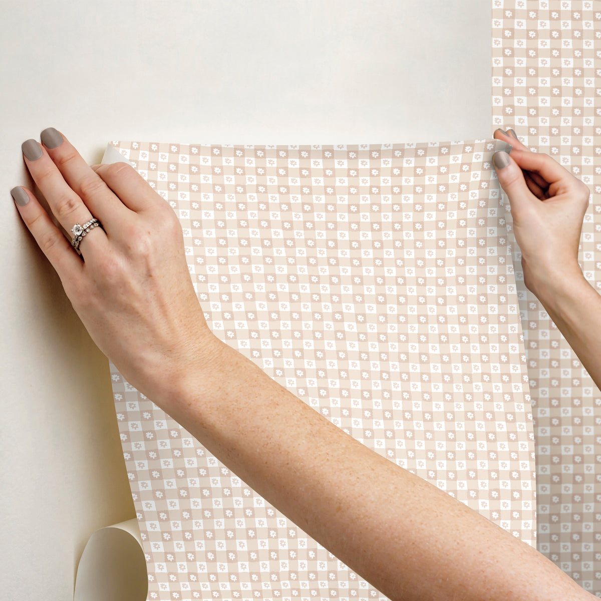 PSW1690RL-peel-and-stick-wallpaper-stick-application-step