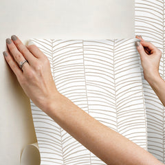 PSW1702RL-peel-and-stick-wallpaper-stick-application-step