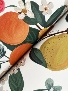 RF7404-peel-and-stick-wallpaper-detail-closeup