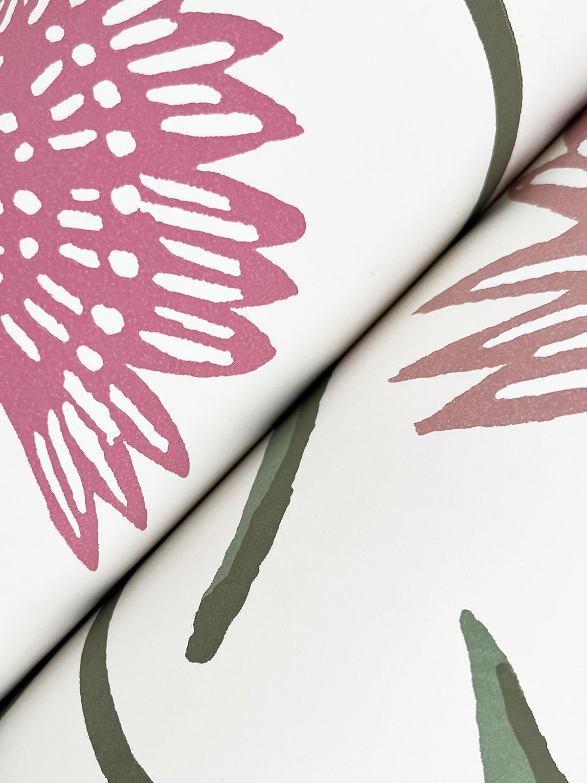 RF7436-peel-and-stick-wallpaper-detail-closeup
