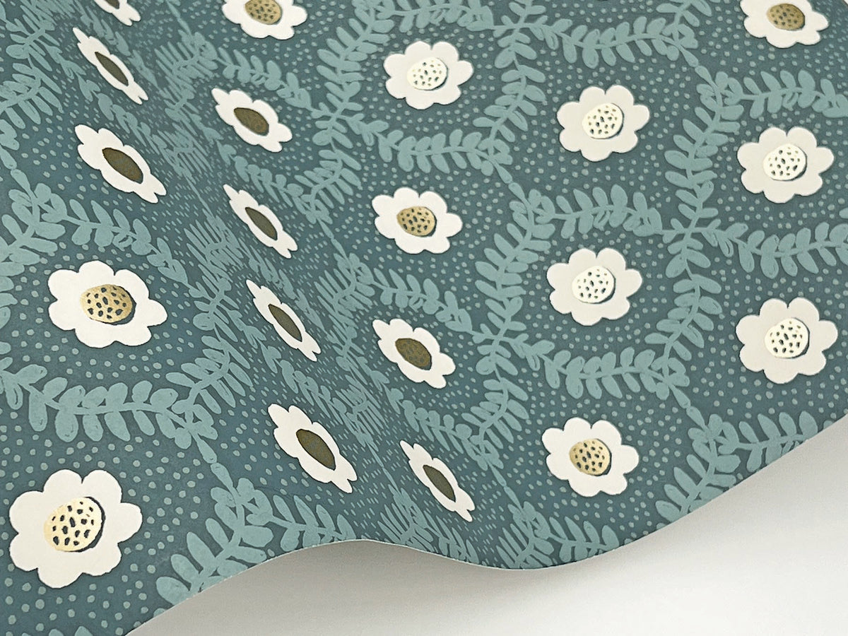 RF7445-peel-and-stick-wallpaper-detail-closeup-3
