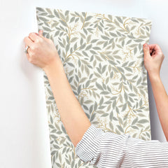 RF7463-peel-and-stick-wallpaper-stick-application-step