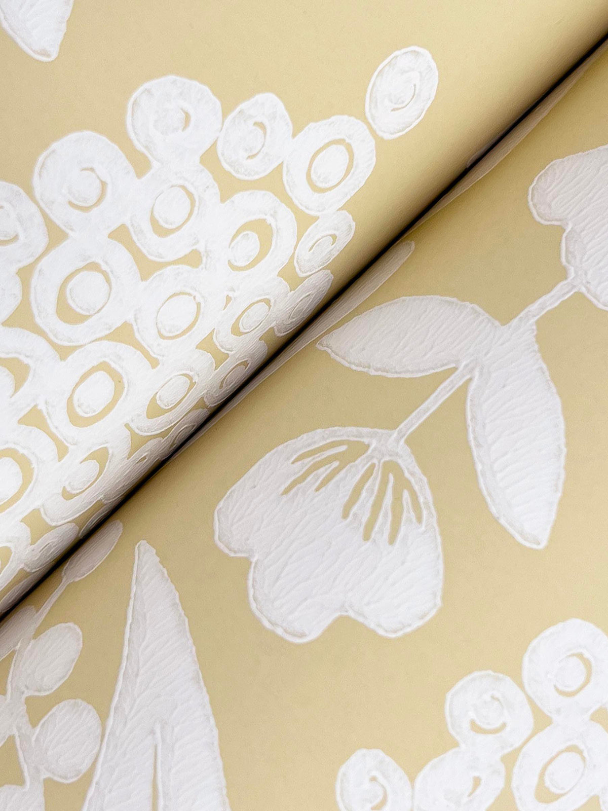 RF7481-peel-and-stick-wallpaper-detail-closeup