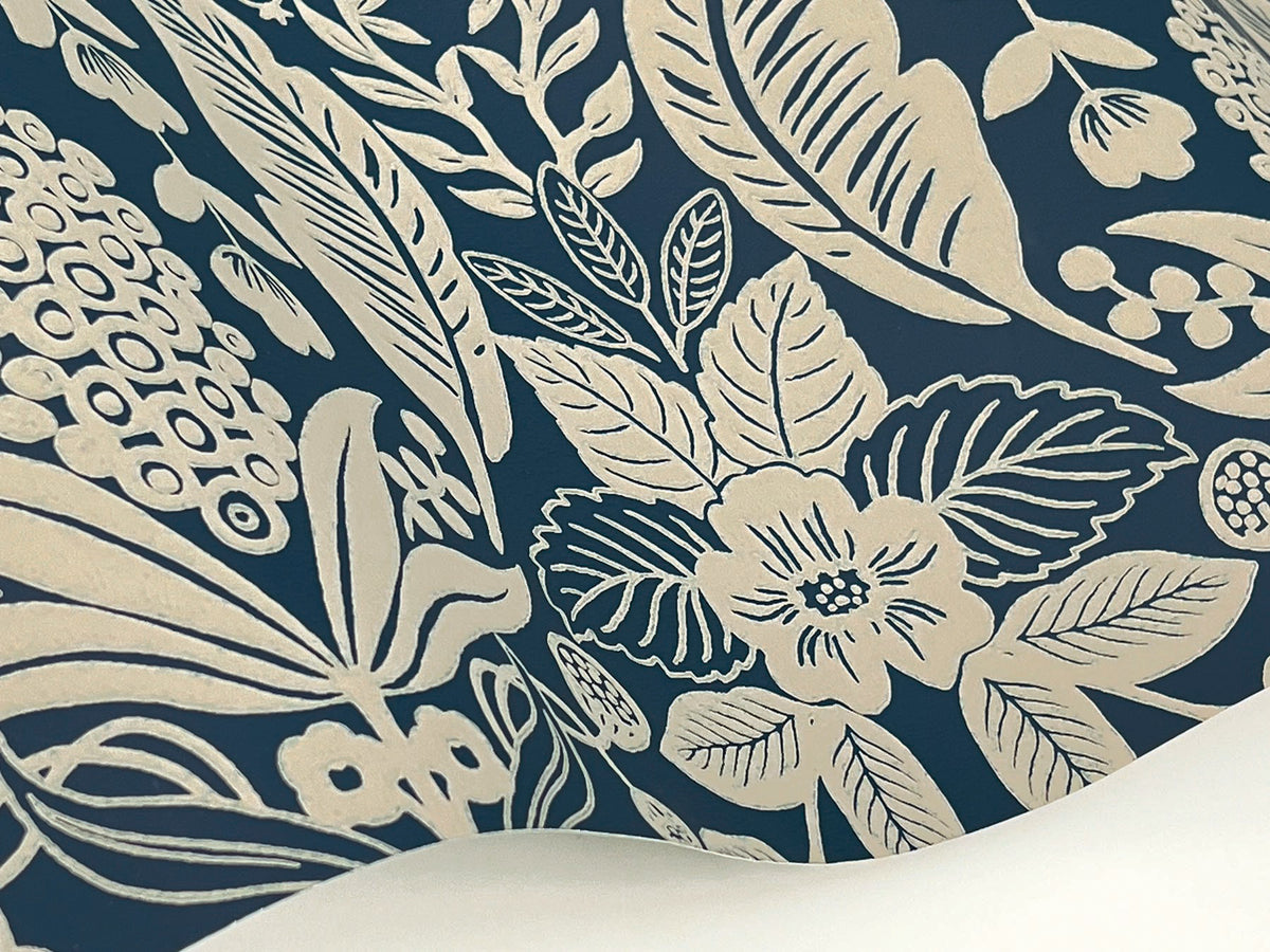 RF7486-peel-and-stick-wallpaper-detail-closeup-3
