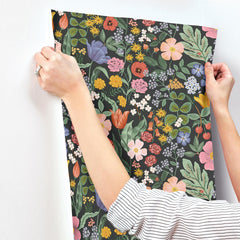 RF7491-peel-and-stick-wallpaper-stick-application-step