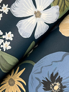 RF7494-peel-and-stick-wallpaper-detail-closeup