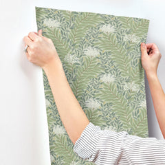 RF7503-peel-and-stick-wallpaper-stick-application-step
