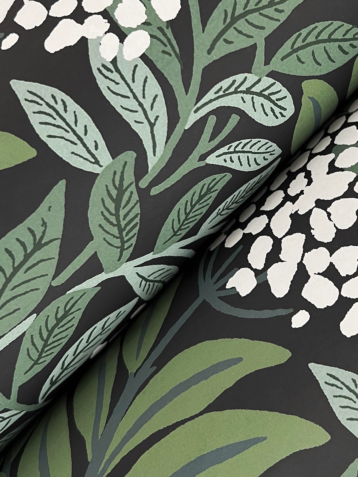 RF7504-peel-and-stick-wallpaper-detail-closeup