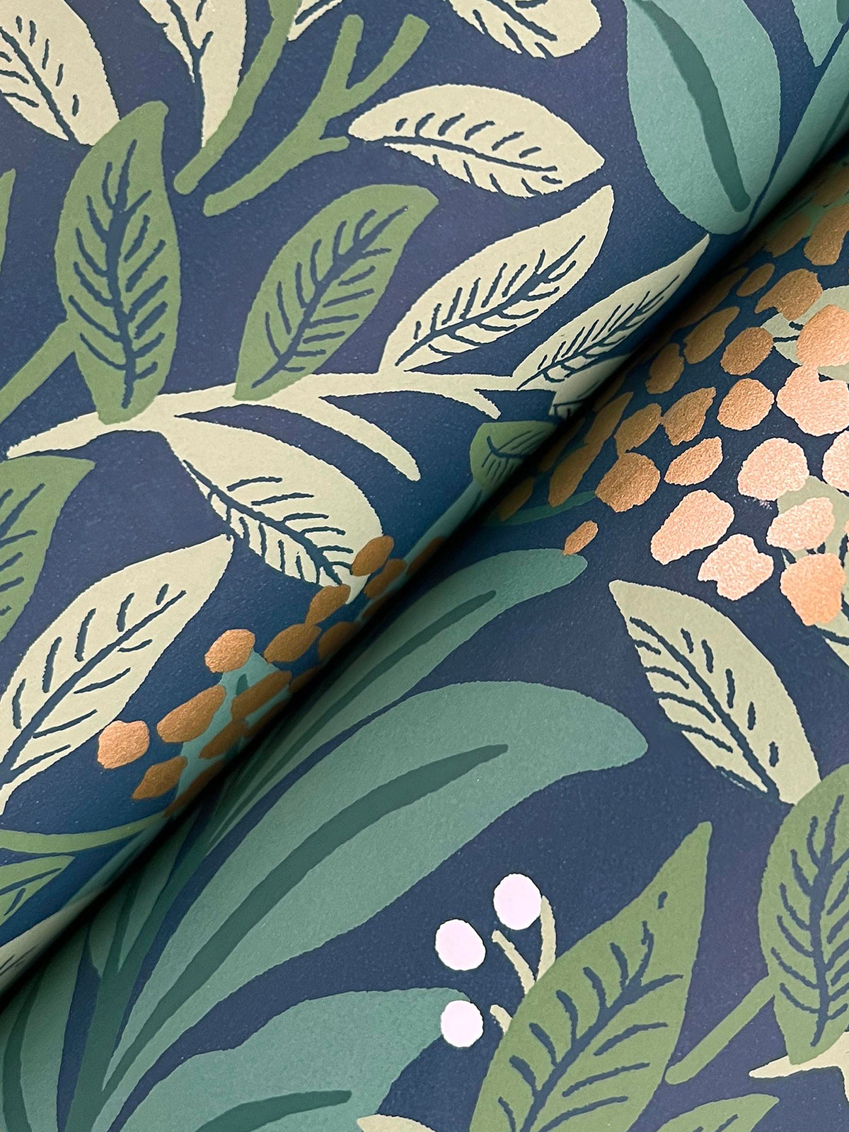 RF7505-peel-and-stick-wallpaper-detail-closeup