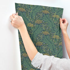RF7505-peel-and-stick-wallpaper-stick-application-step
