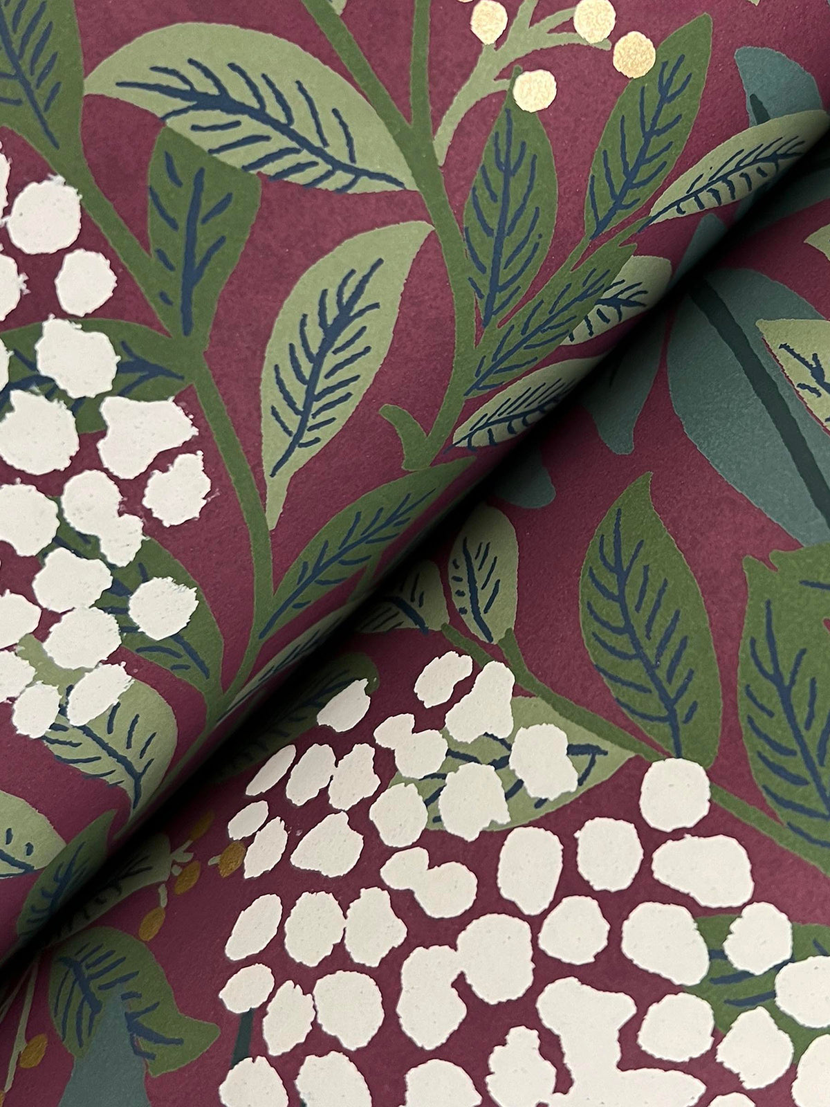 RF7506-peel-and-stick-wallpaper-detail-closeup