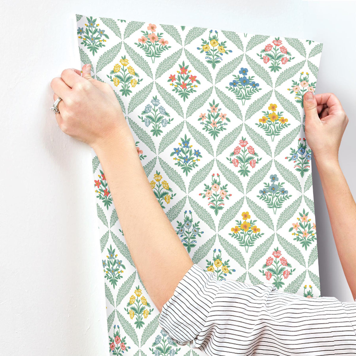 RF7513-peel-and-stick-wallpaper-stick-application-step