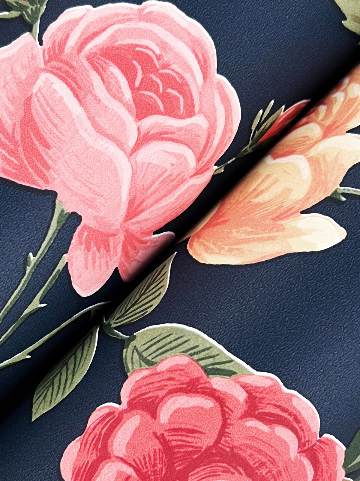 RF7544-peel-and-stick-wallpaper-detail-closeup