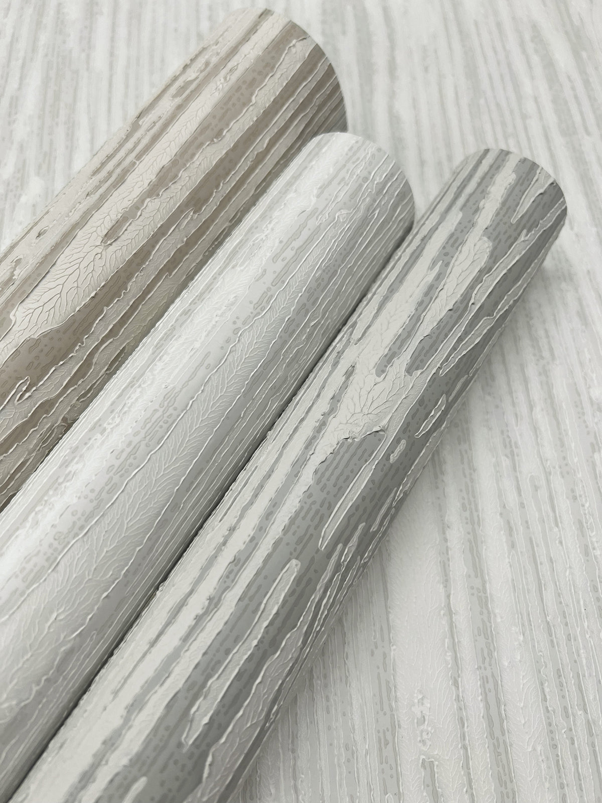 RRD7601N-peel-and-stick-wallpaper-detail-closeup-2