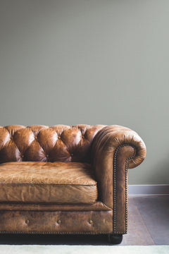 RRD7639N-peel-and-stick-wallpaper-room-scene-detail-closeup