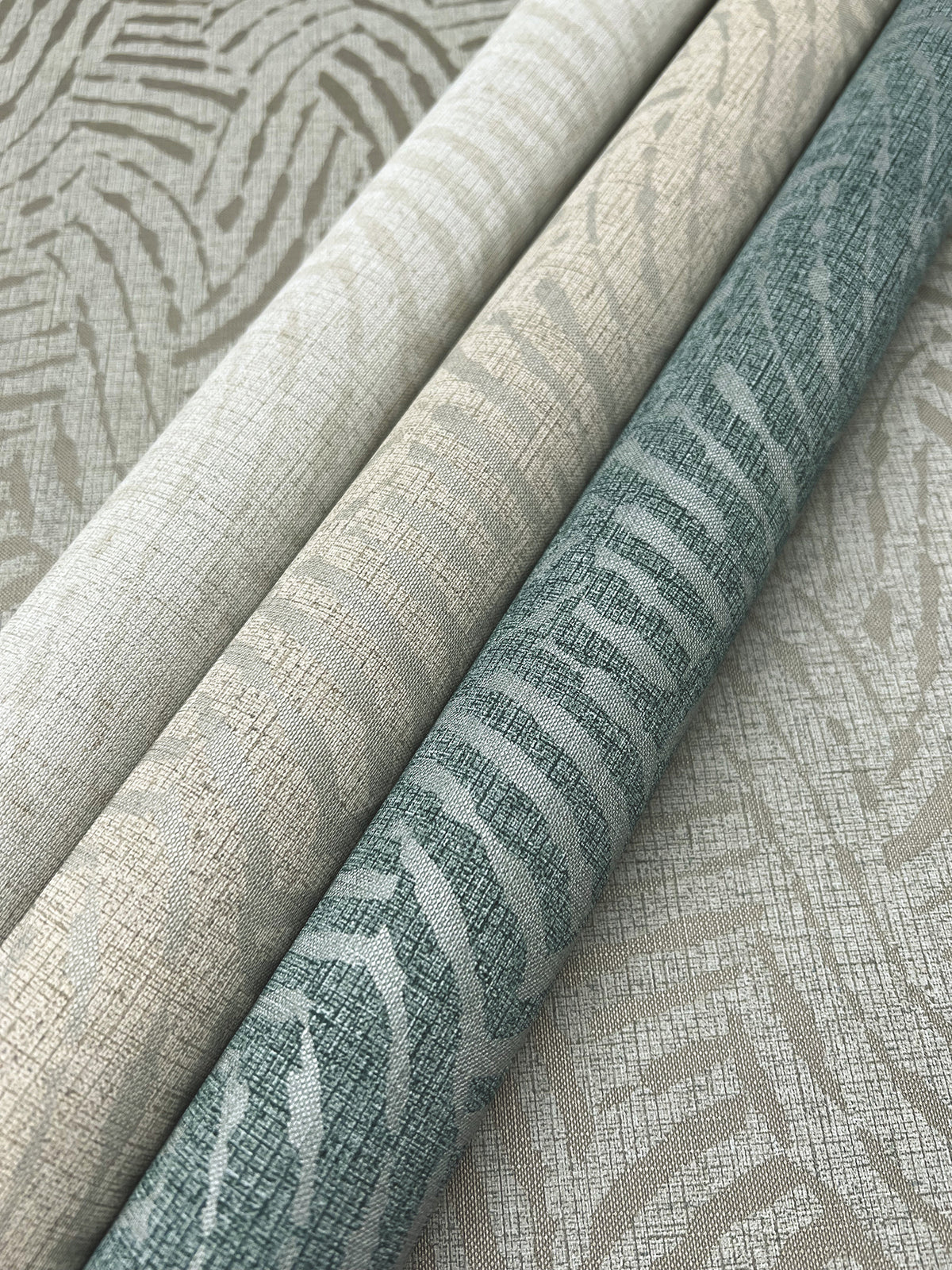 RRD7654-peel-and-stick-wallpaper-detail-closeup-4