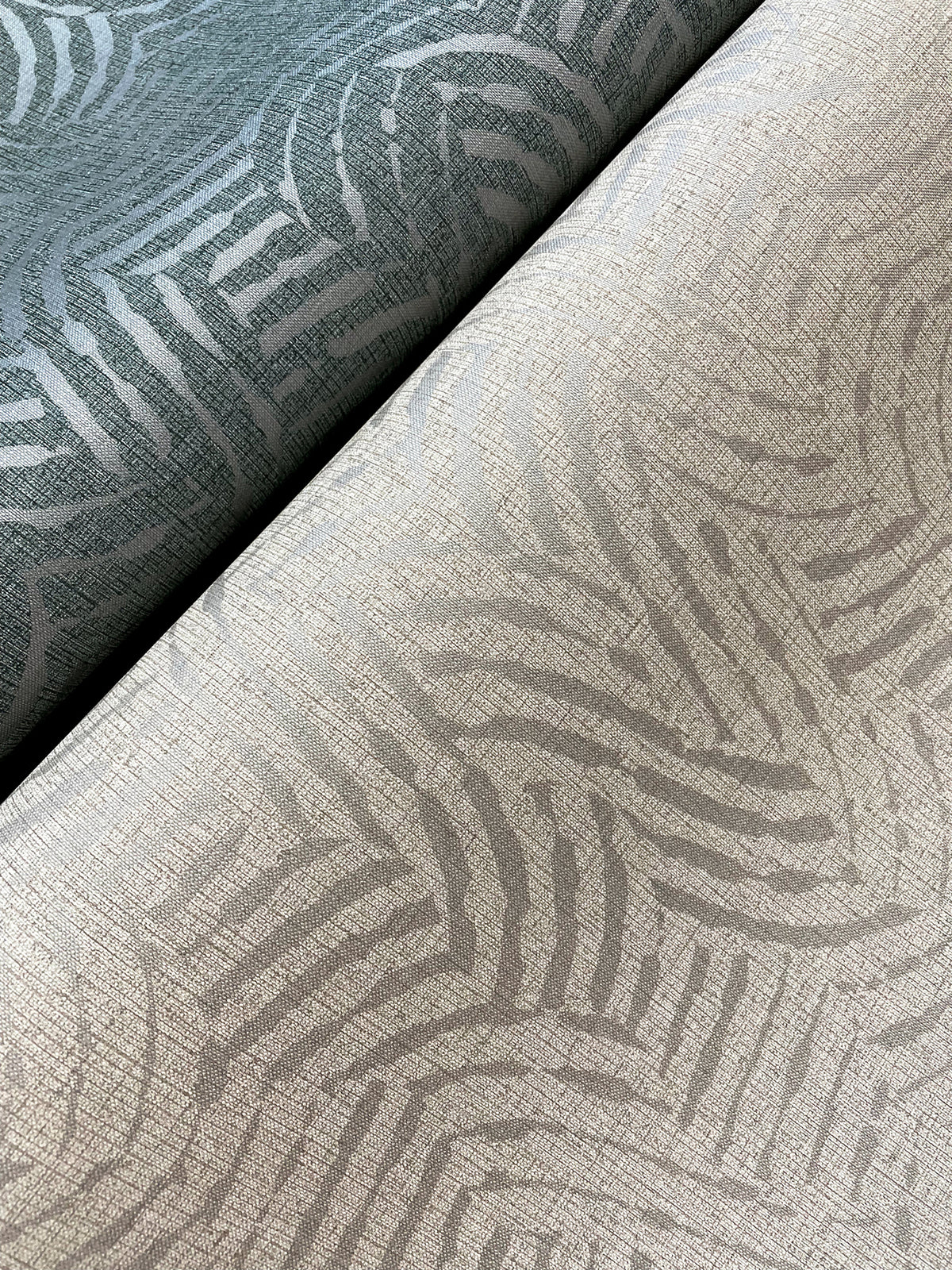 RRD7656-peel-and-stick-wallpaper-detail-closeup