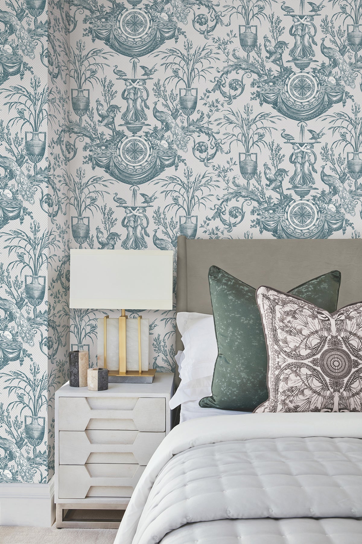 RT7811-peel-and-stick-wallpaper-room-scene-detail-closeup