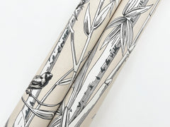 RT7832-peel-and-stick-wallpaper-detail-closeup