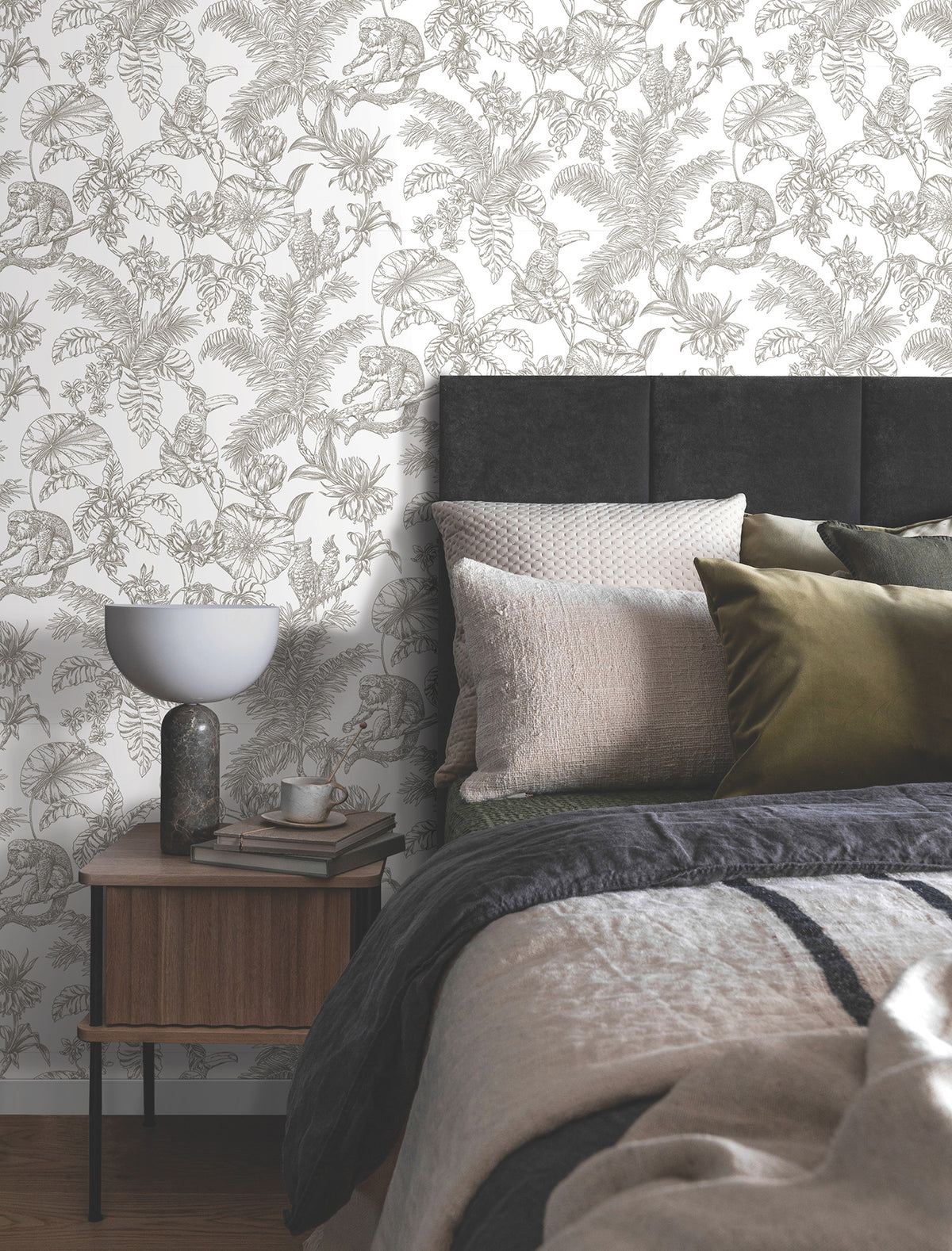 RT7843-peel-and-stick-wallpaper-room-scene-detail-closeup
