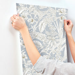 RT7884-peel-and-stick-wallpaper-stick-application-step