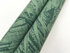 RT7924-peel-and-stick-wallpaper-detail-closeup
