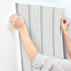 SR1586MH-peel-and-stick-wallpaper-stick-application-step