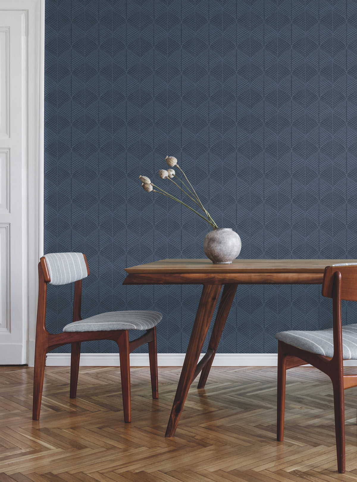 SS2564-peel-and-stick-wallpaper-room-scene-detail-closeup