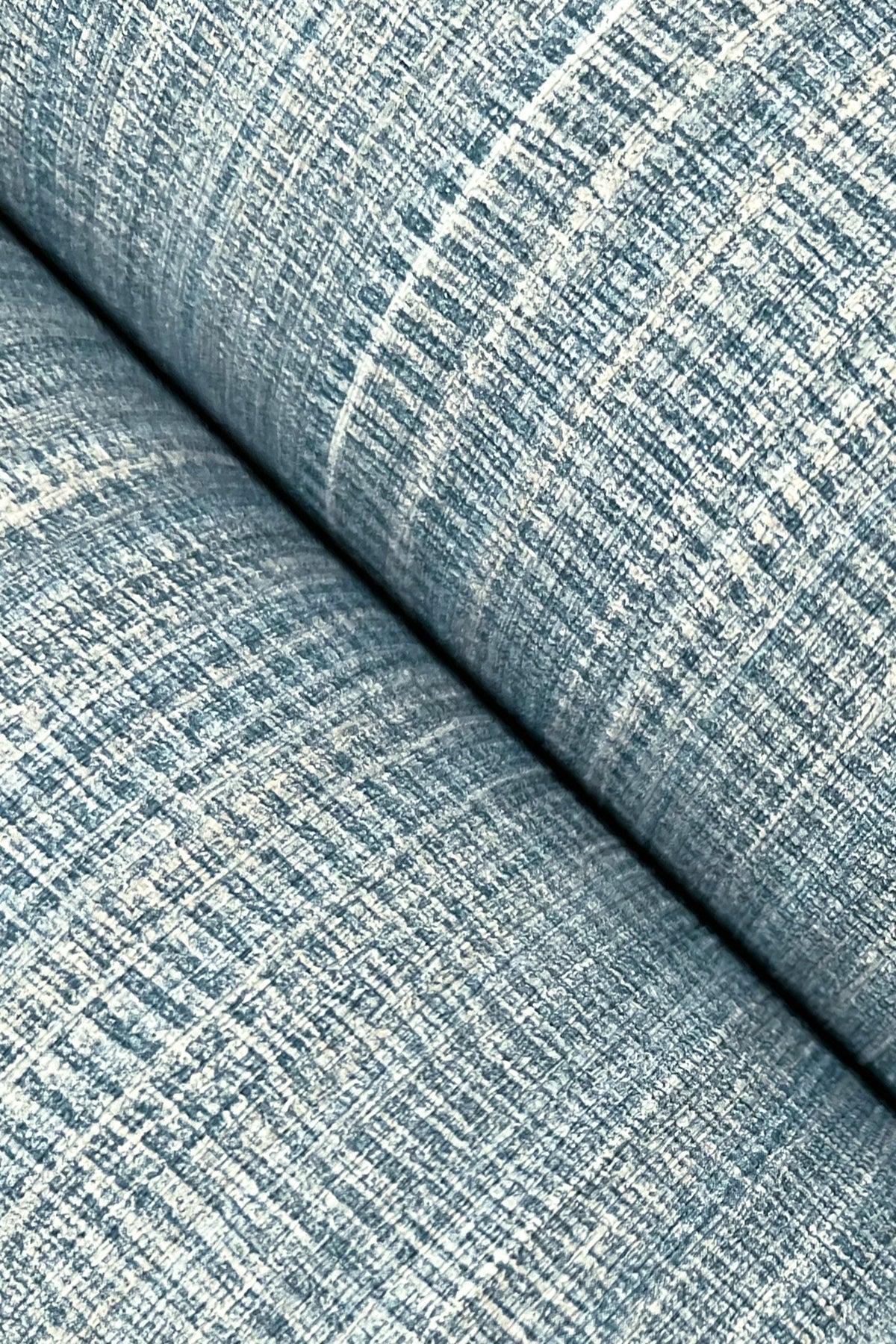 UD2527N-peel-and-stick-wallpaper-detail-closeup