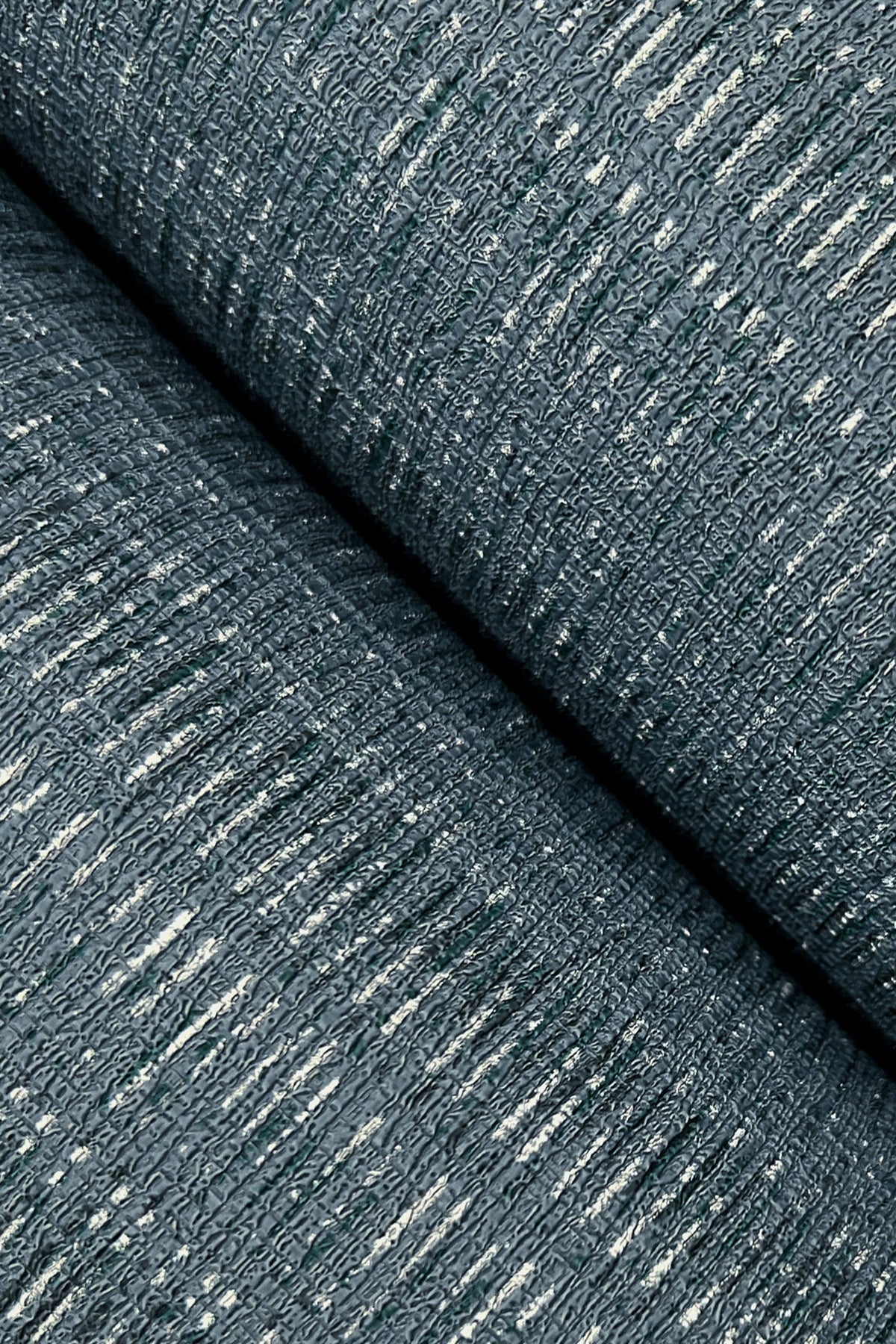 UD2545N-peel-and-stick-wallpaper-detail-closeup