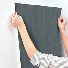 UD2545N-peel-and-stick-wallpaper-stick-application-step