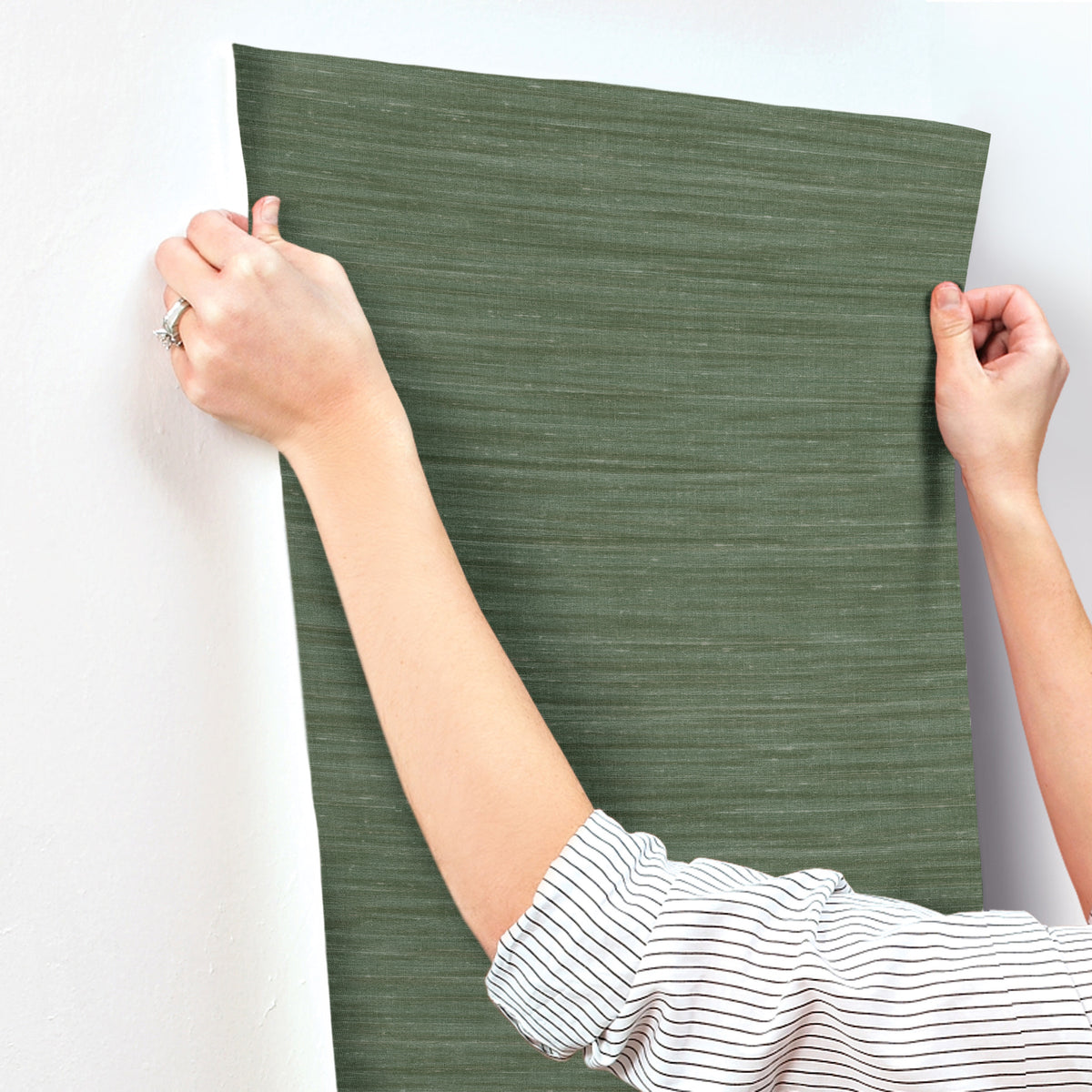 UW1004N-peel-and-stick-wallpaper-stick-application-step