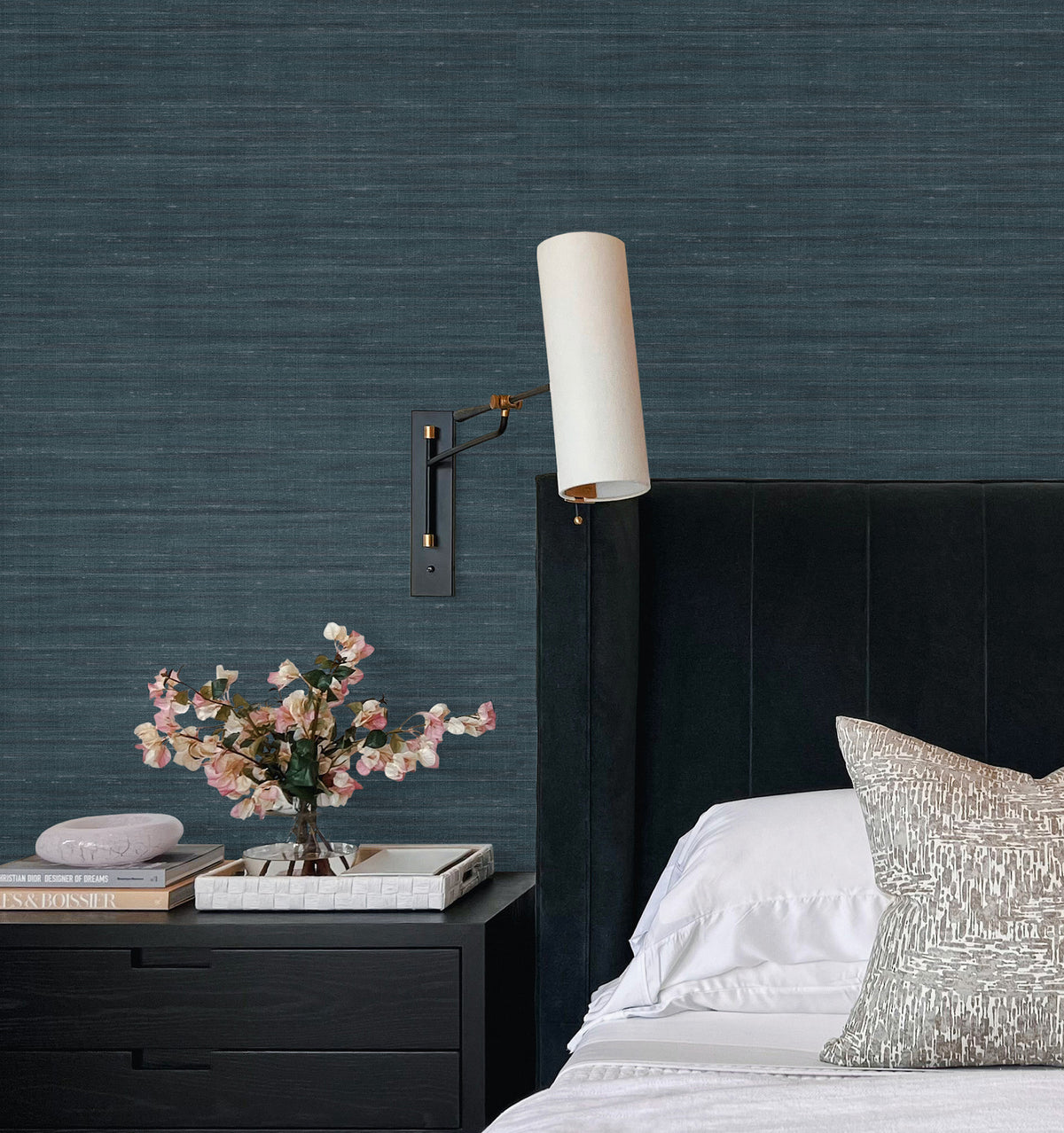 UW1005N-peel-and-stick-wallpaper-room-scene