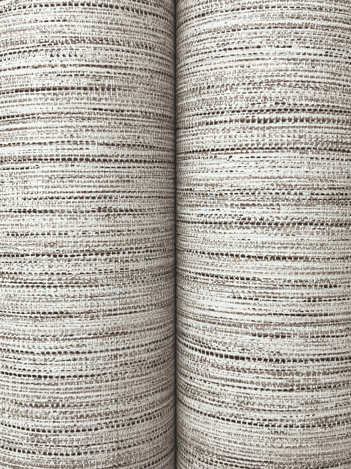 UW1034N-peel-and-stick-wallpaper-detail-closeup