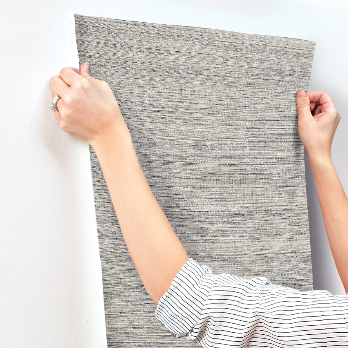 UW1034N-peel-and-stick-wallpaper-stick-application-step