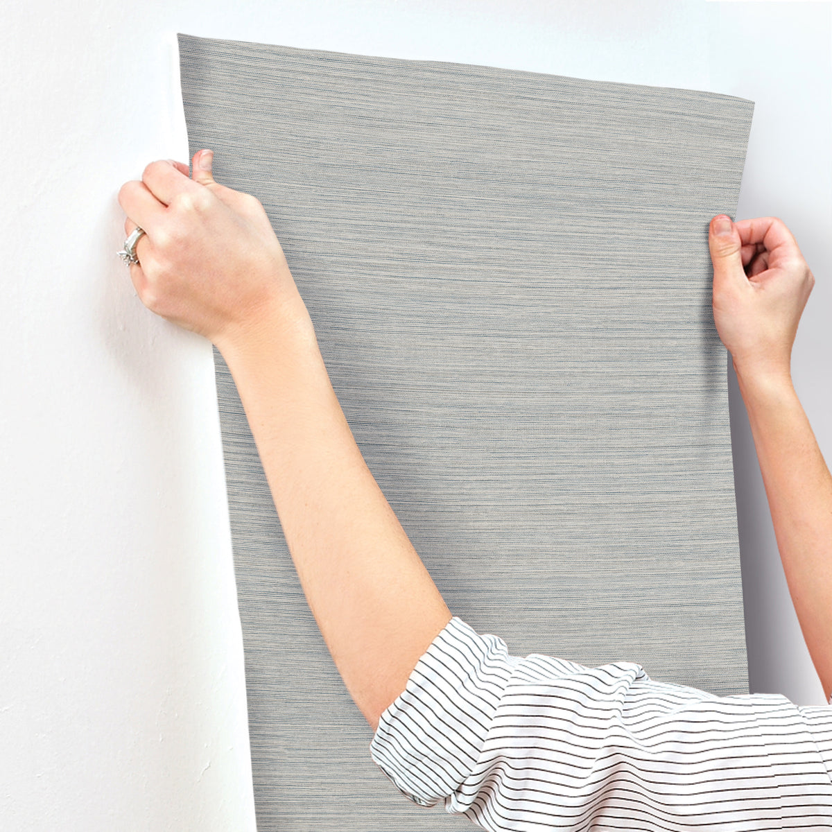 UW1035N-peel-and-stick-wallpaper-stick-application-step