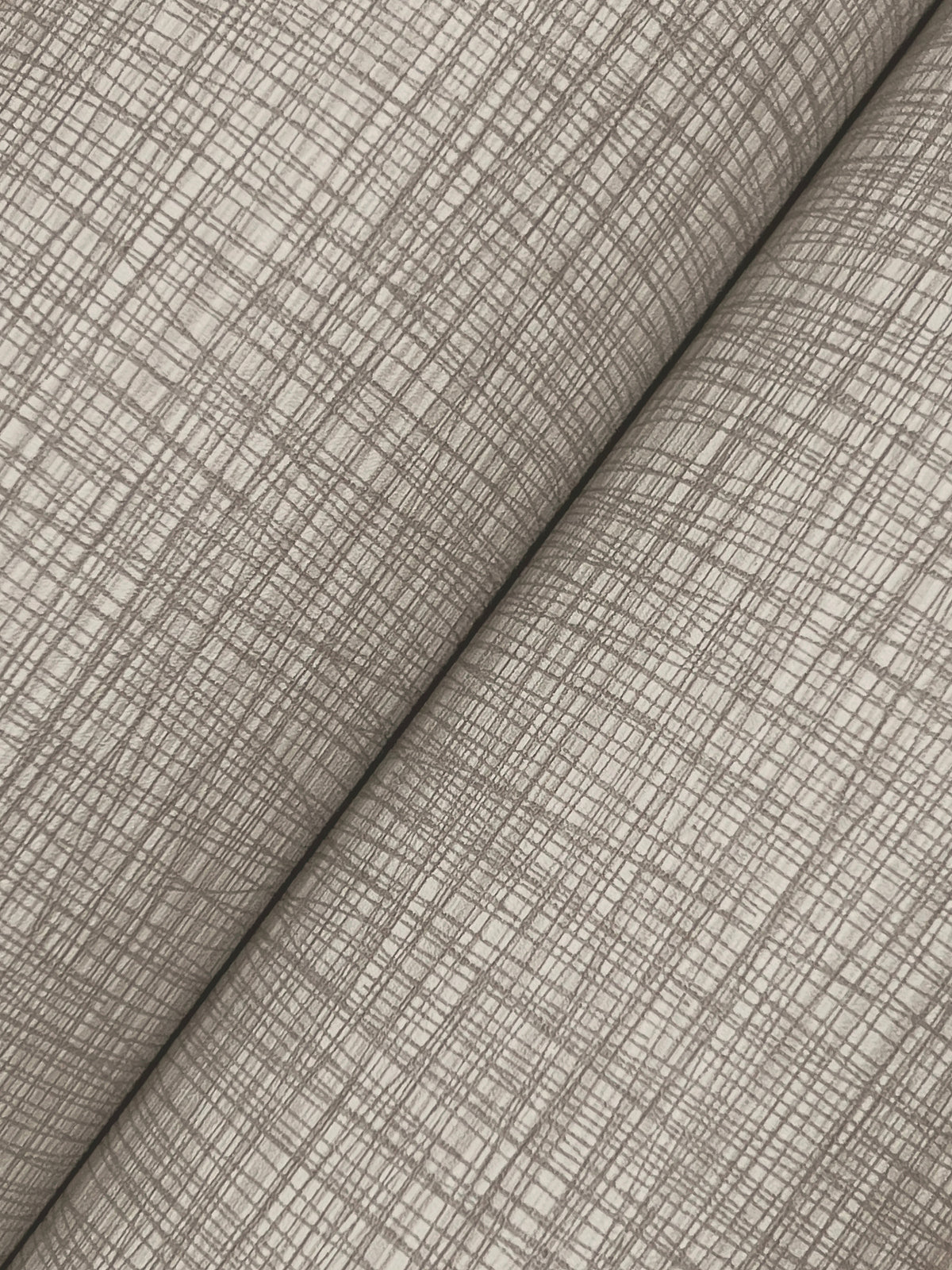 UW1062N-peel-and-stick-wallpaper-detail-closeup