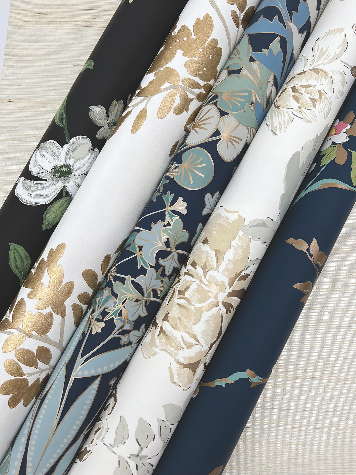 VG0000-peel-and-stick-wallpaper-detail-closeup-2