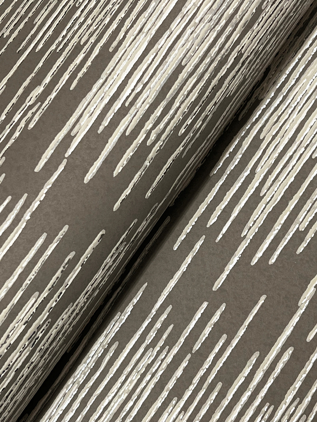 VR1505-peel-and-stick-wallpaper-detail-closeup
