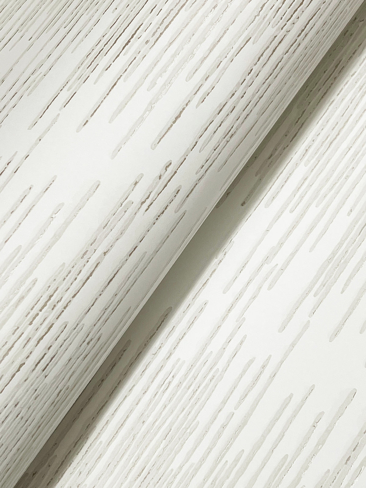 VR1506-peel-and-stick-wallpaper-detail-closeup