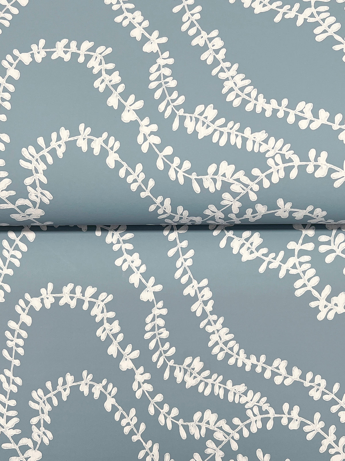 VR1516-peel-and-stick-wallpaper-detail-closeup