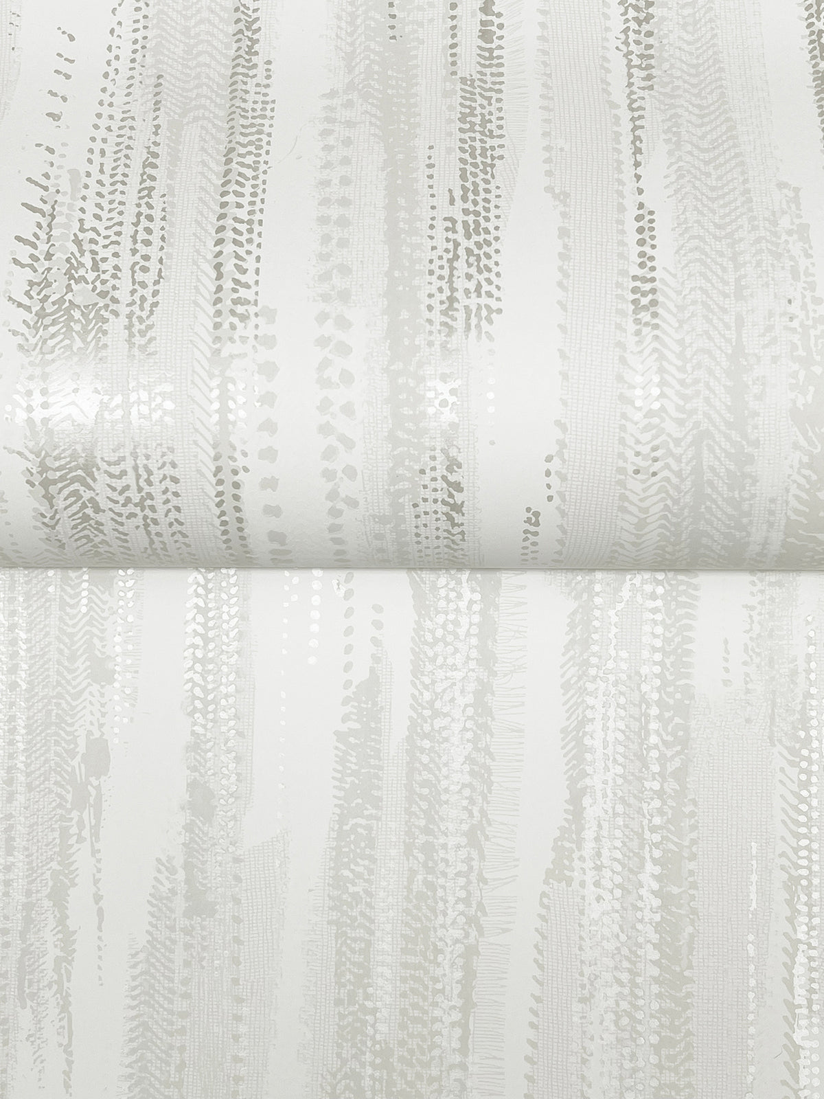 VR1522-peel-and-stick-wallpaper-detail-closeup