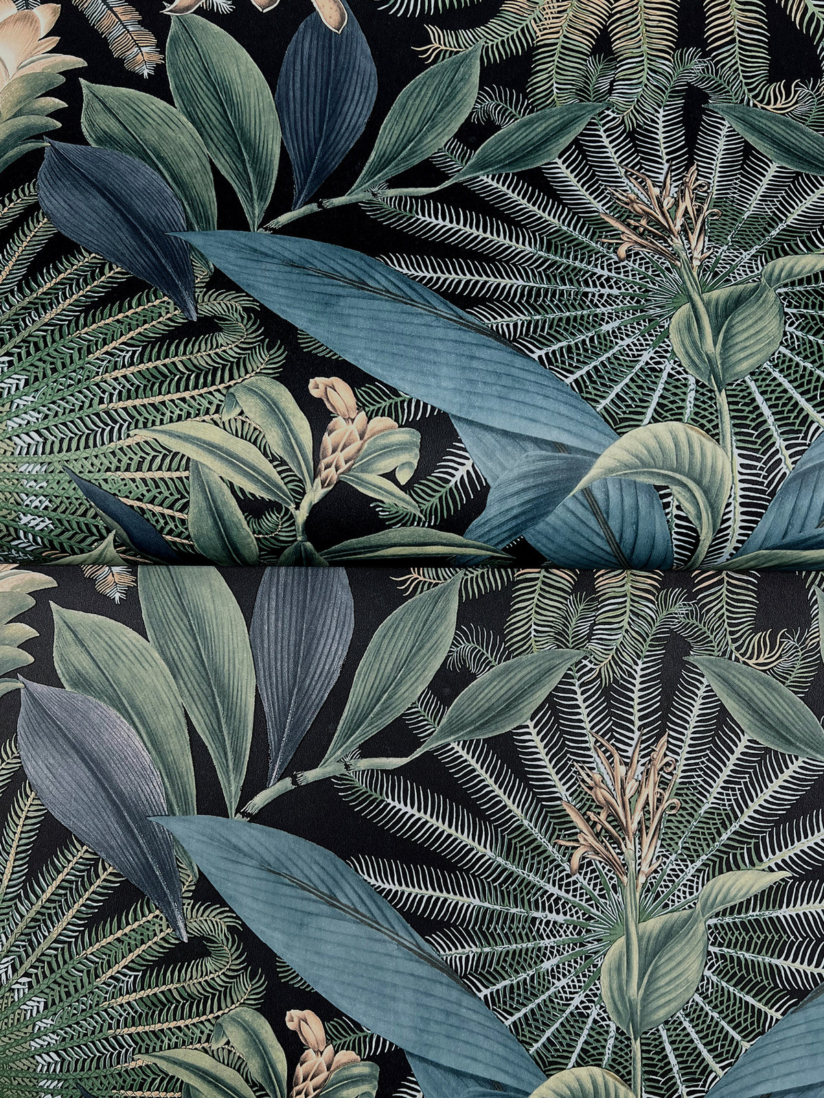 VR1532-peel-and-stick-wallpaper-detail-closeup