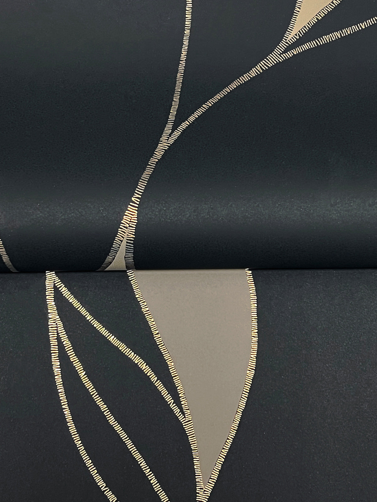 VR1549-peel-and-stick-wallpaper-detail-closeup