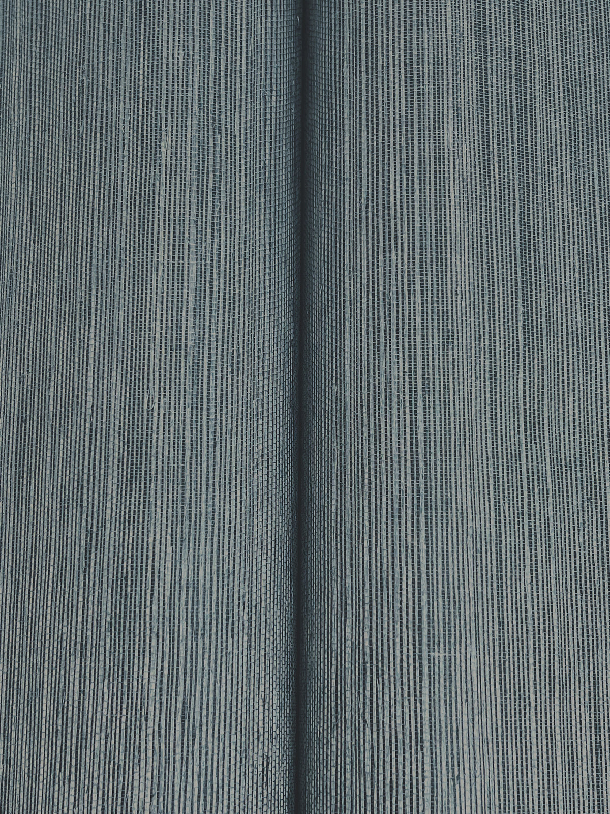 YGL7002-peel-and-stick-wallpaper-detail-closeup