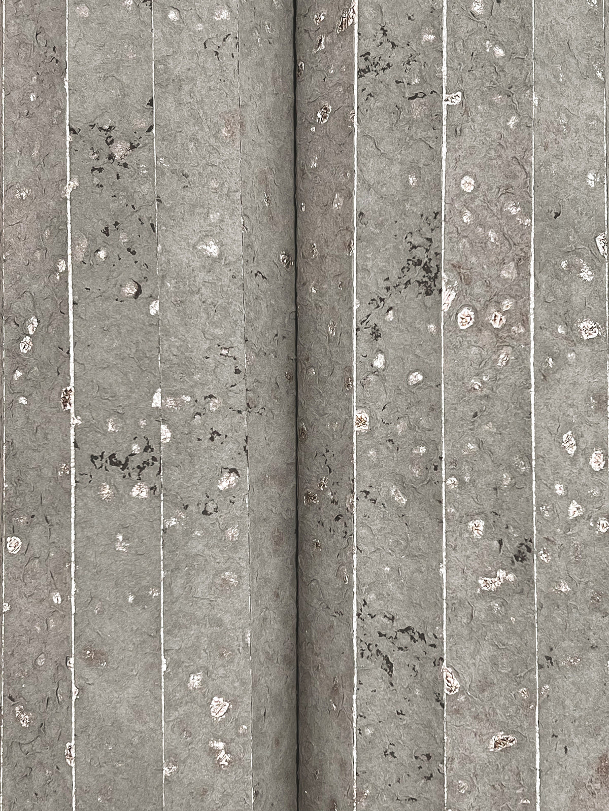 YGL7009-peel-and-stick-wallpaper-detail-closeup