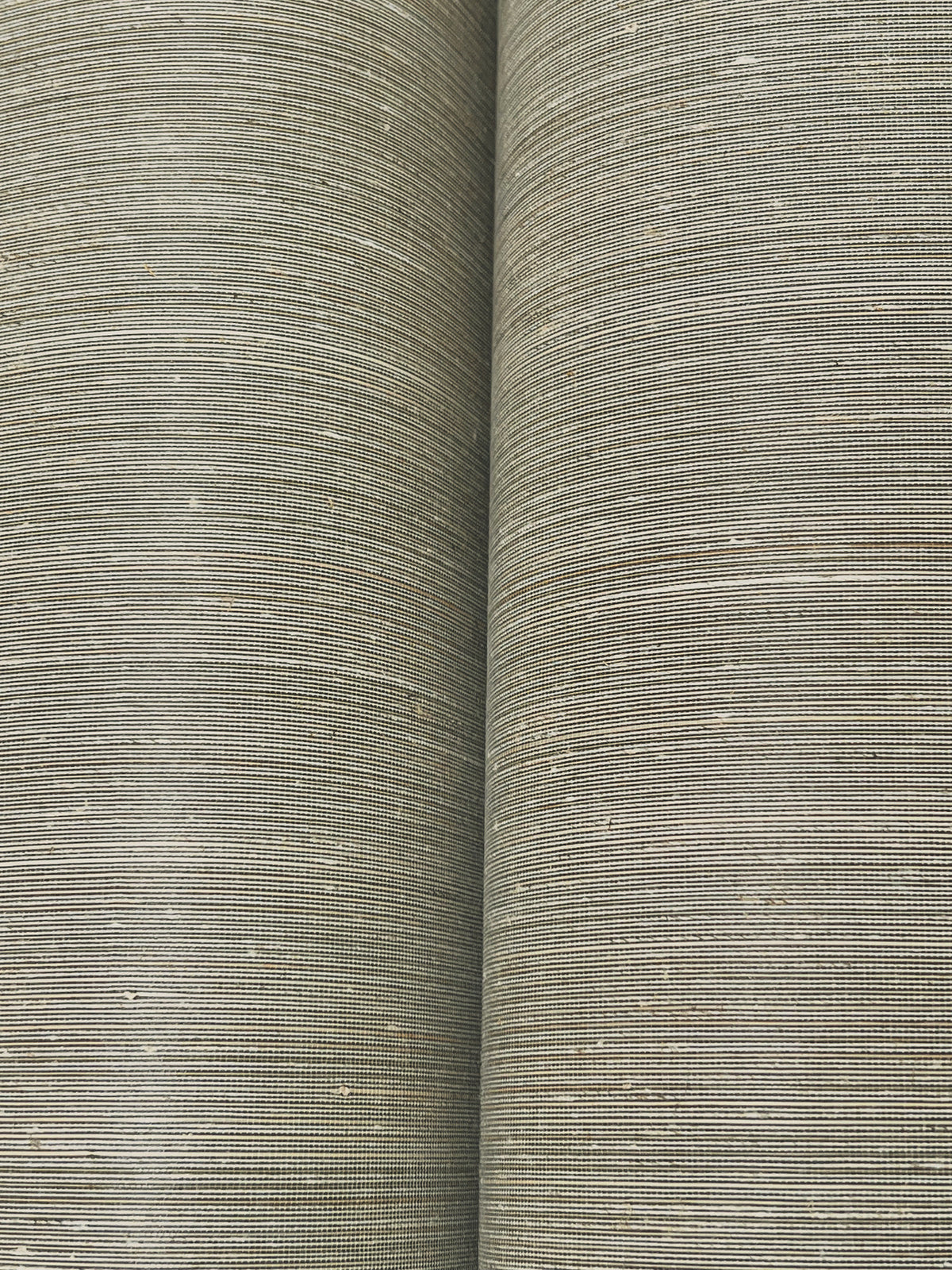 YGL7012-peel-and-stick-wallpaper-detail-closeup